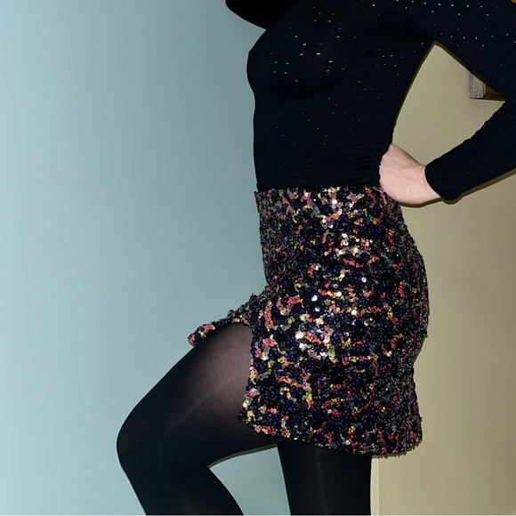 URBAN OUTFITTERS Women’s SEQUIN MINI SKIRT small Back Zipper - Picture 11 of 11